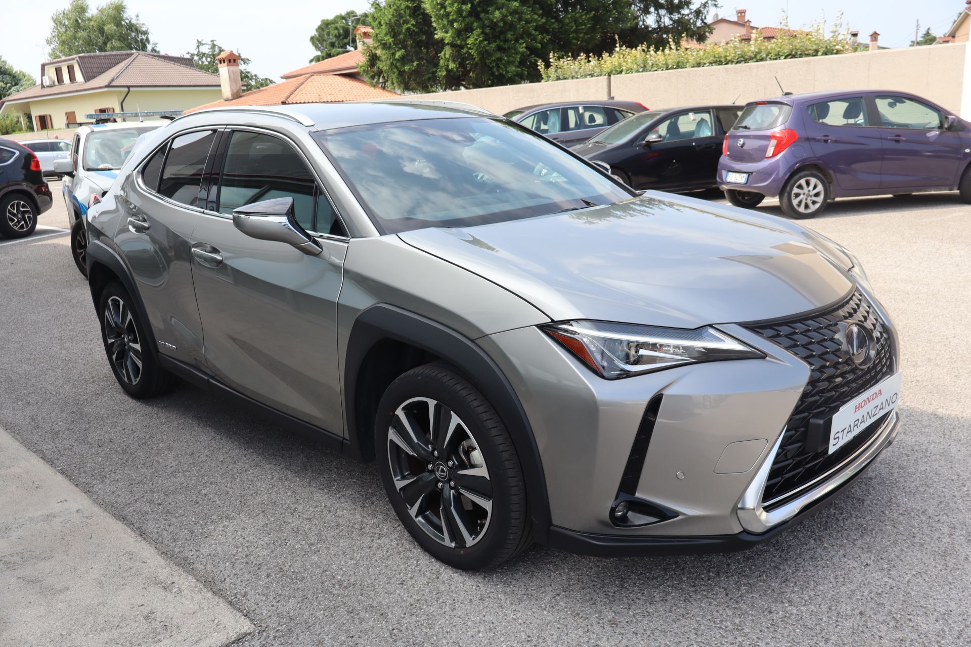 Lexus  Hybrid Premium