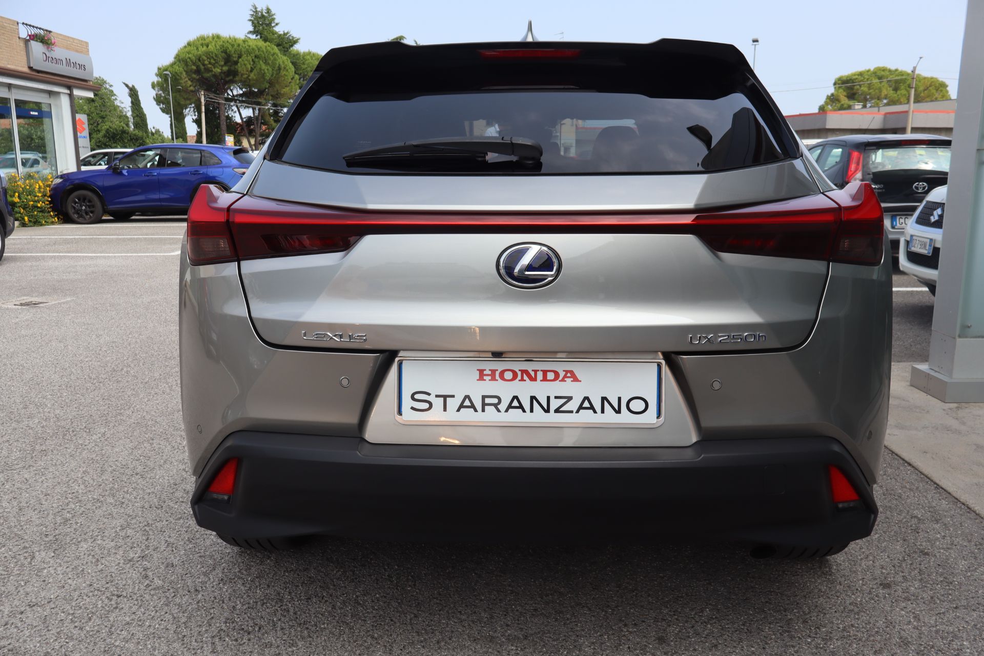 Lexus  Hybrid Premium