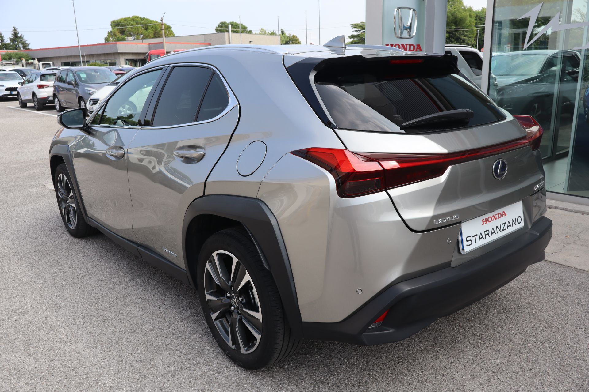 Lexus  Hybrid Premium