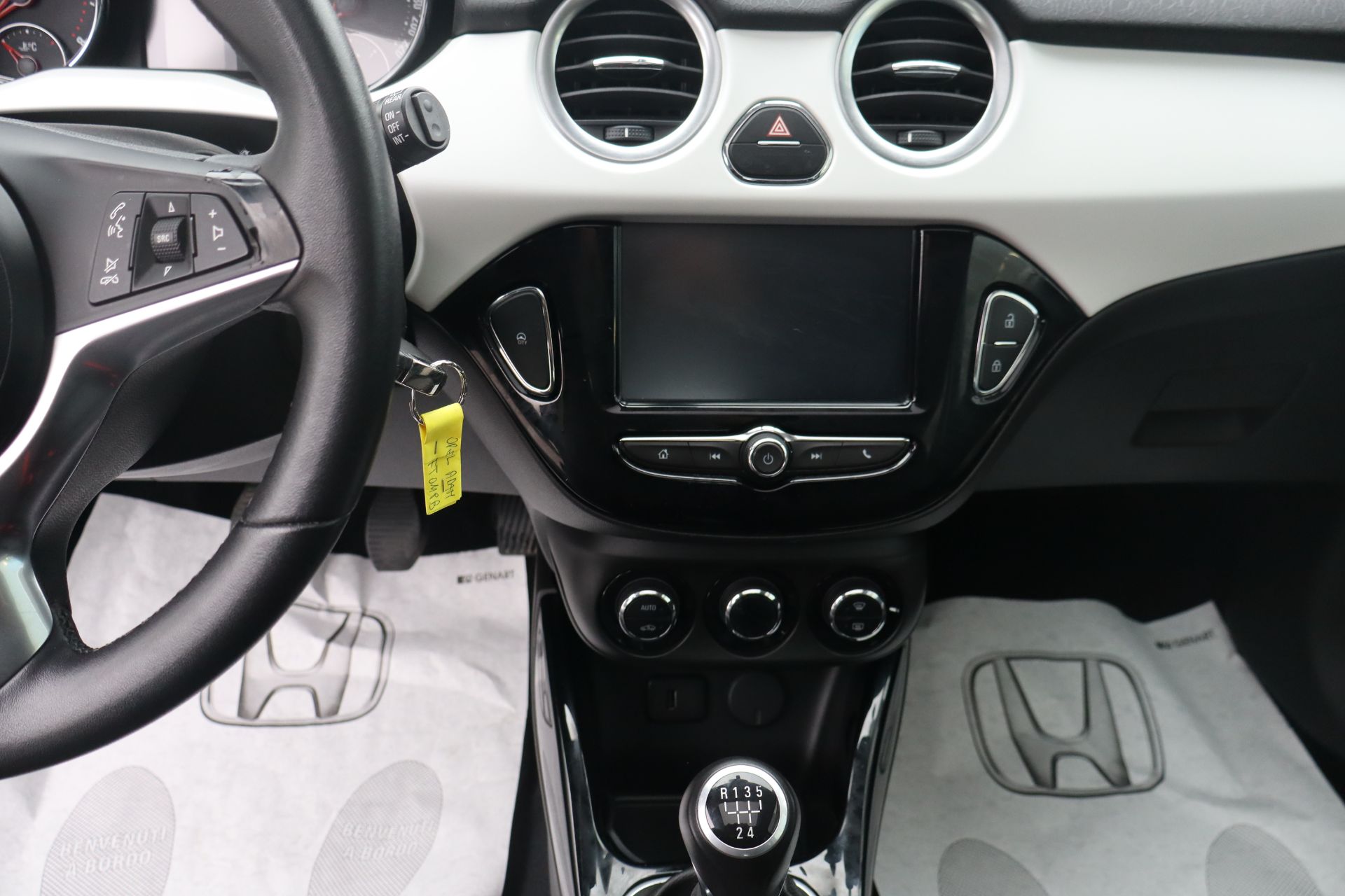 Opel  1.2 70 CV Glam