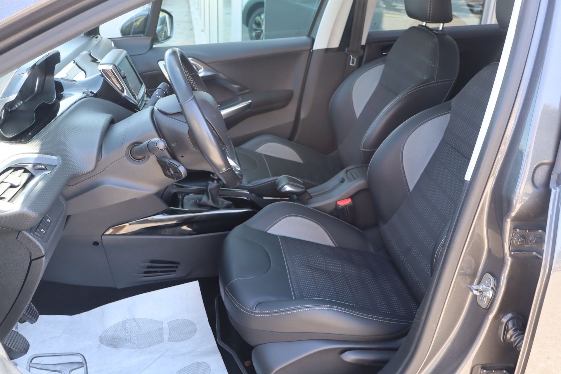 Peugeot 2008 BlueHDi 120 S&S Allure