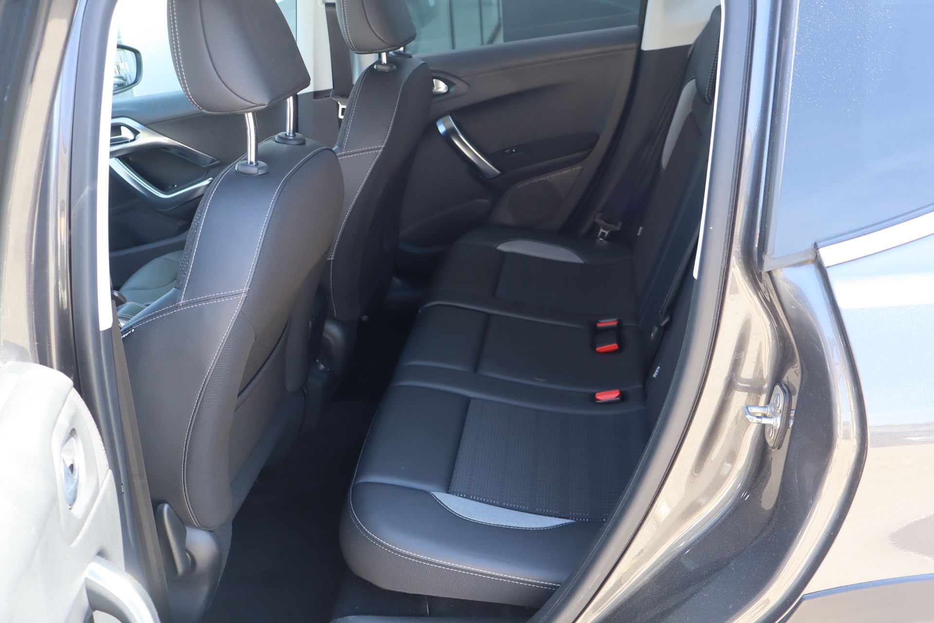 Peugeot 2008 BlueHDi 120 S&S Allure