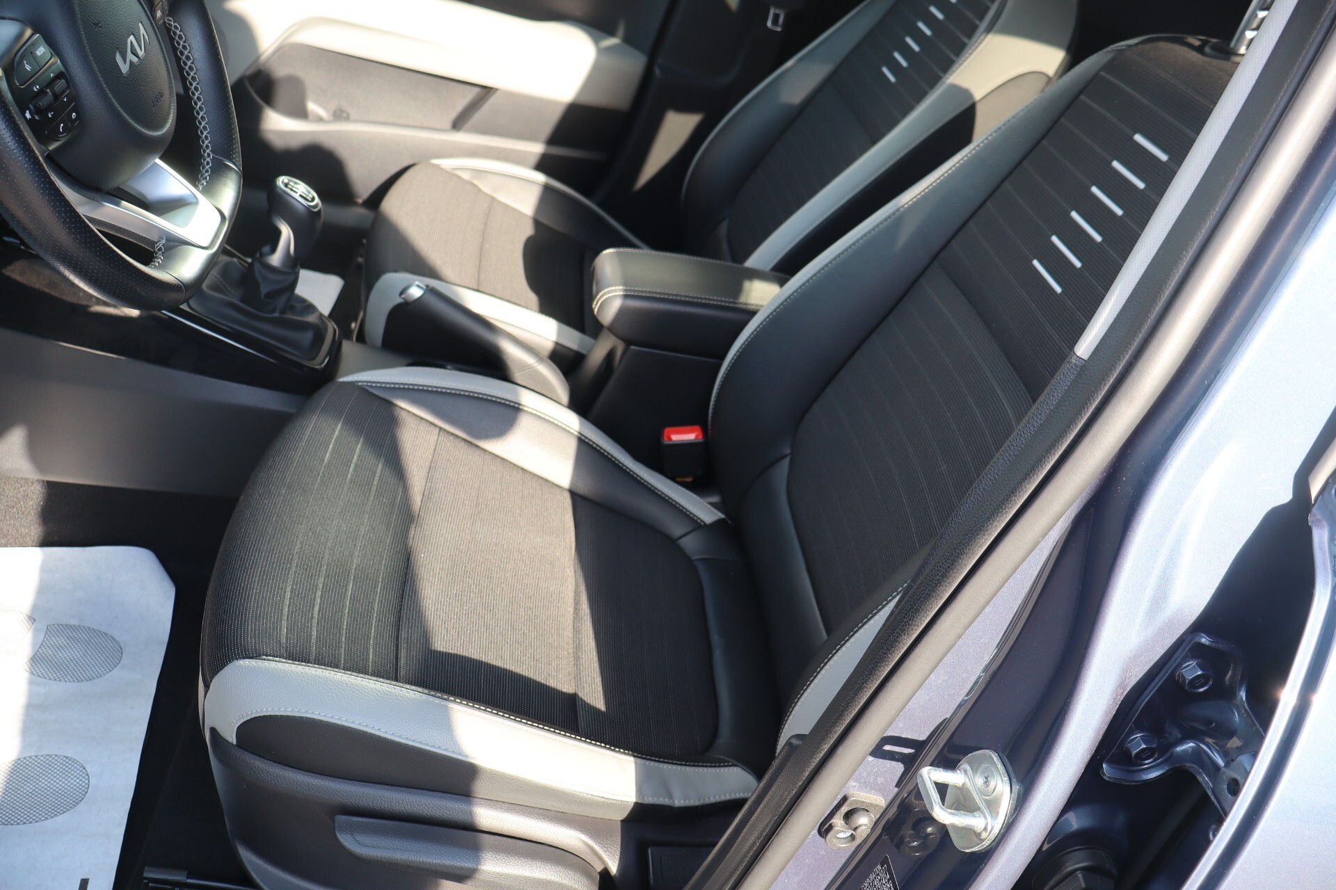 Kia Stonic 1.0 T-GDi 100 CV MHEV MT Black Edition